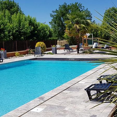 Logis Hotel Archambeau Thonac 외부 사진