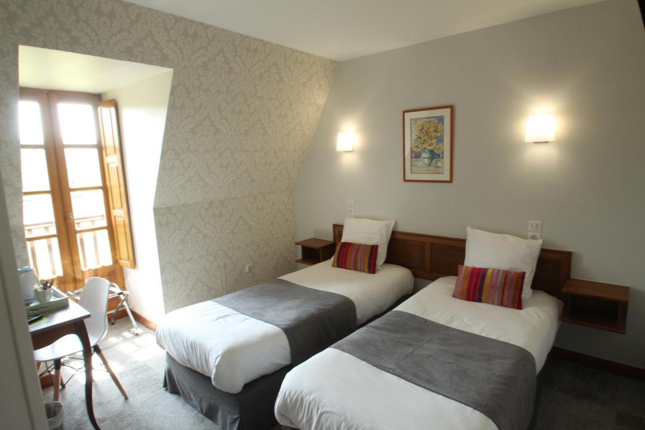 Logis Hotel Archambeau Thonac 외부 사진