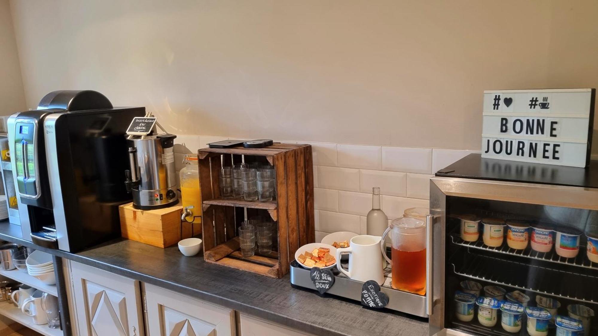 Logis Hotel Archambeau Thonac 외부 사진