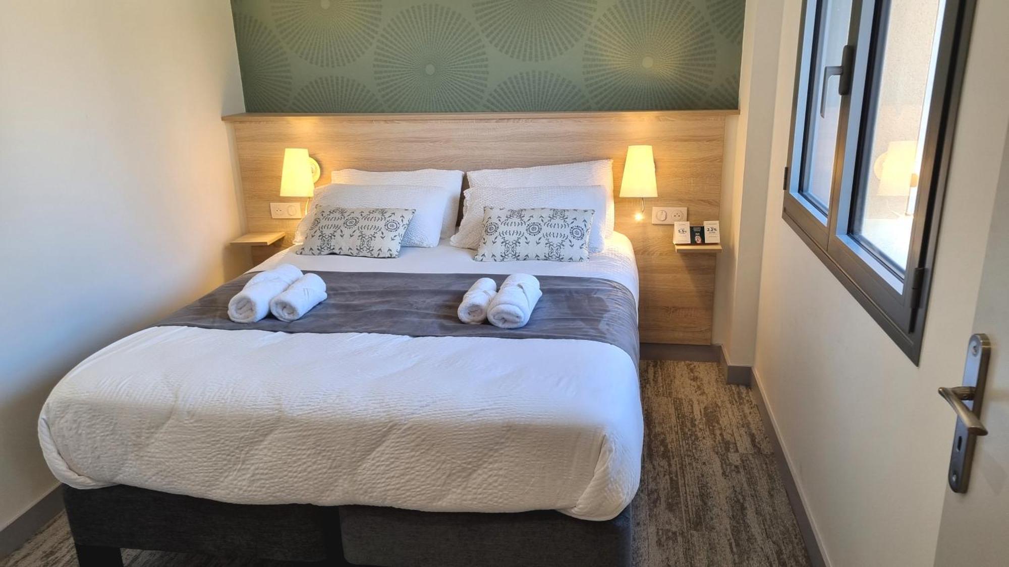 Logis Hotel Archambeau Thonac 외부 사진