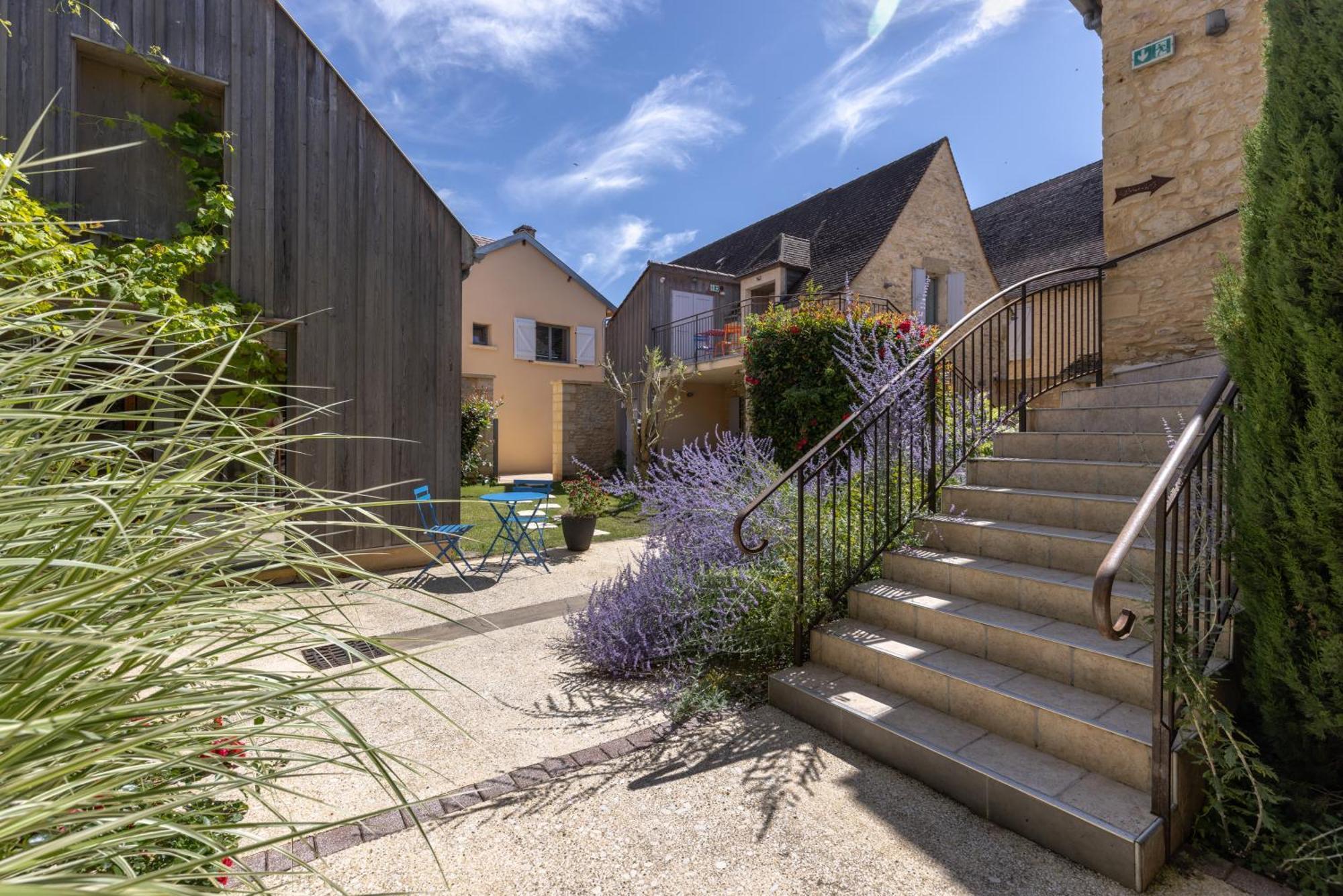 Logis Hotel Archambeau Thonac 외부 사진