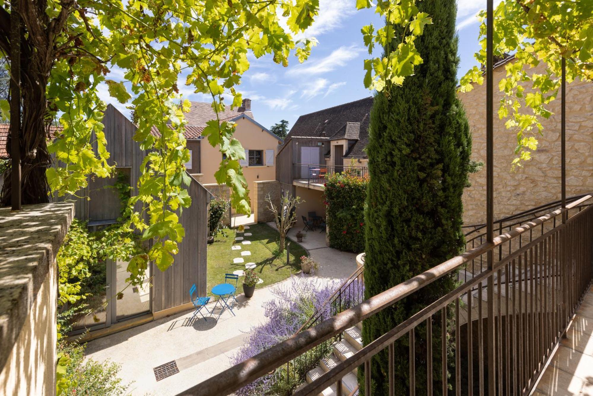 Logis Hotel Archambeau Thonac 외부 사진