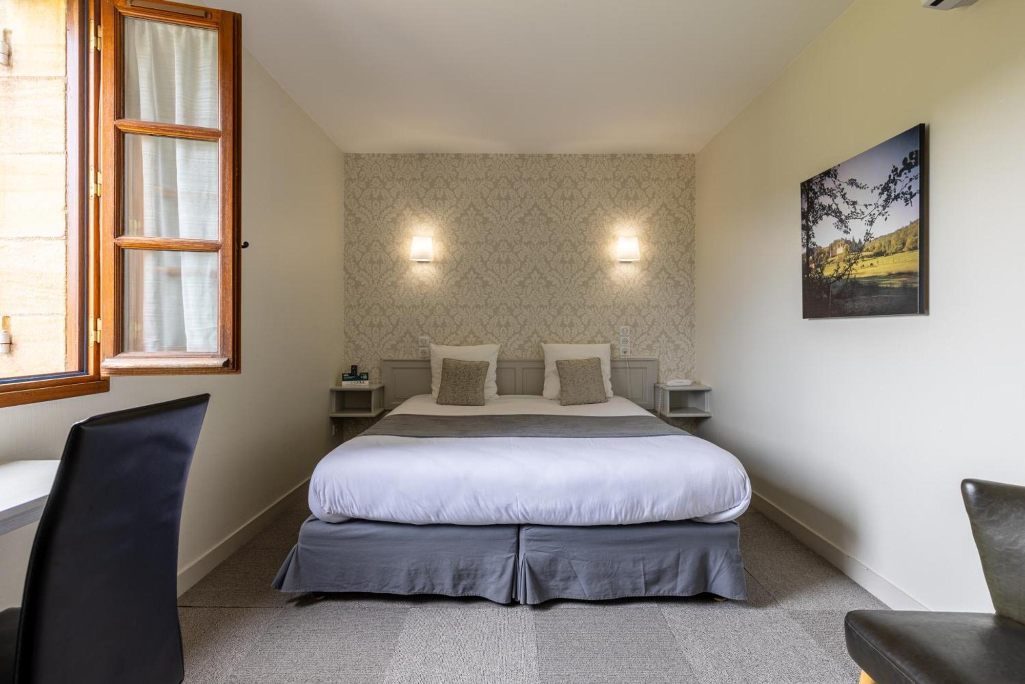 Logis Hotel Archambeau Thonac 외부 사진