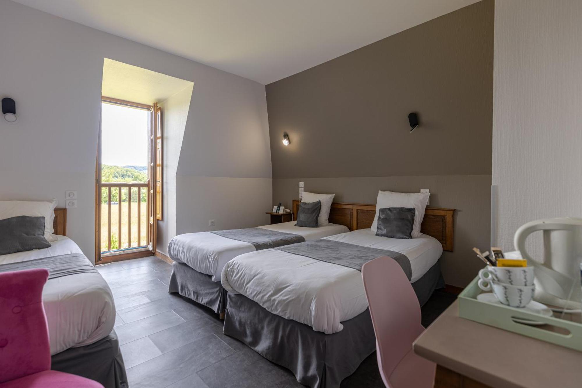 Logis Hotel Archambeau Thonac 외부 사진