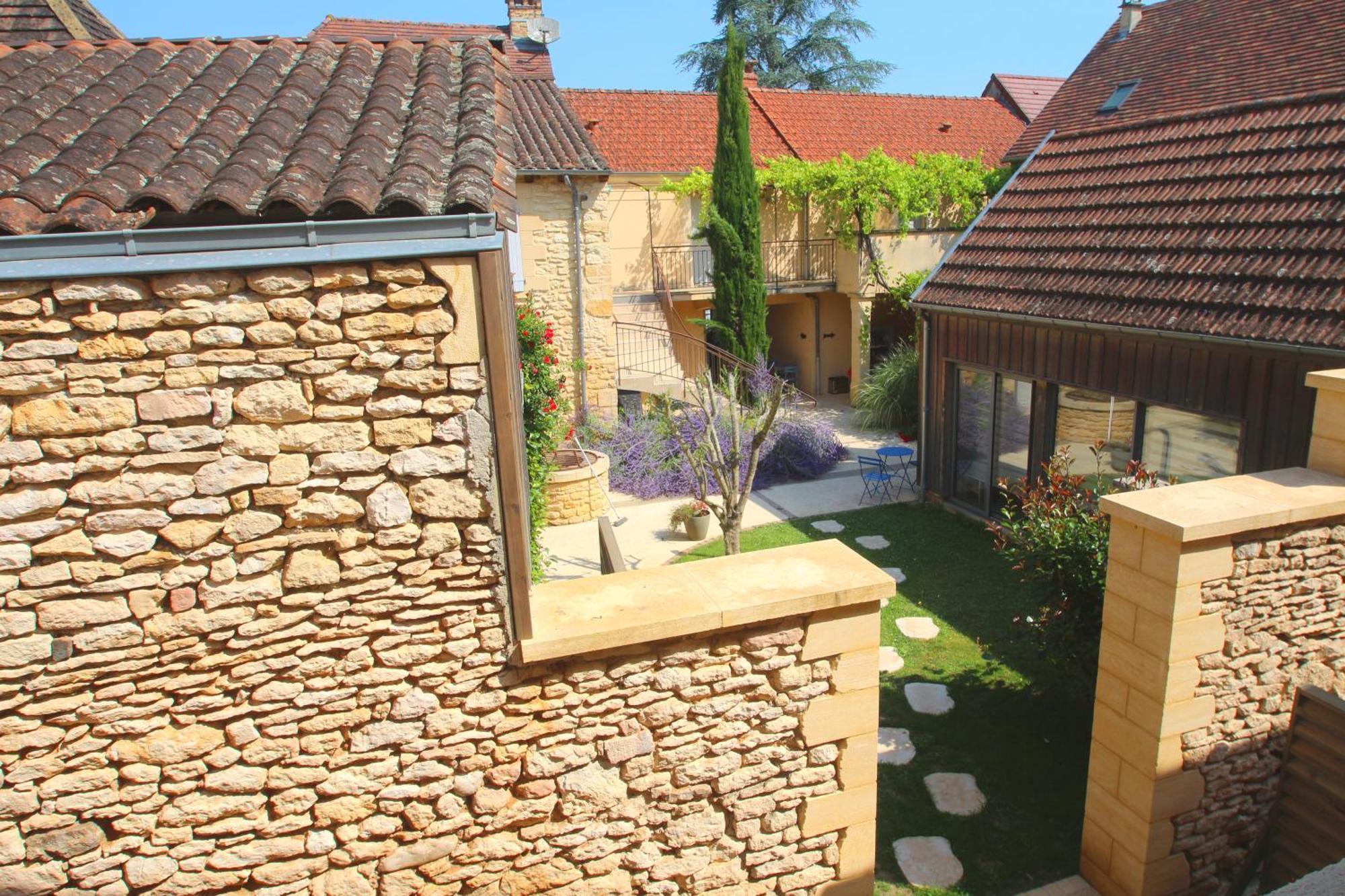 Logis Hotel Archambeau Thonac 외부 사진