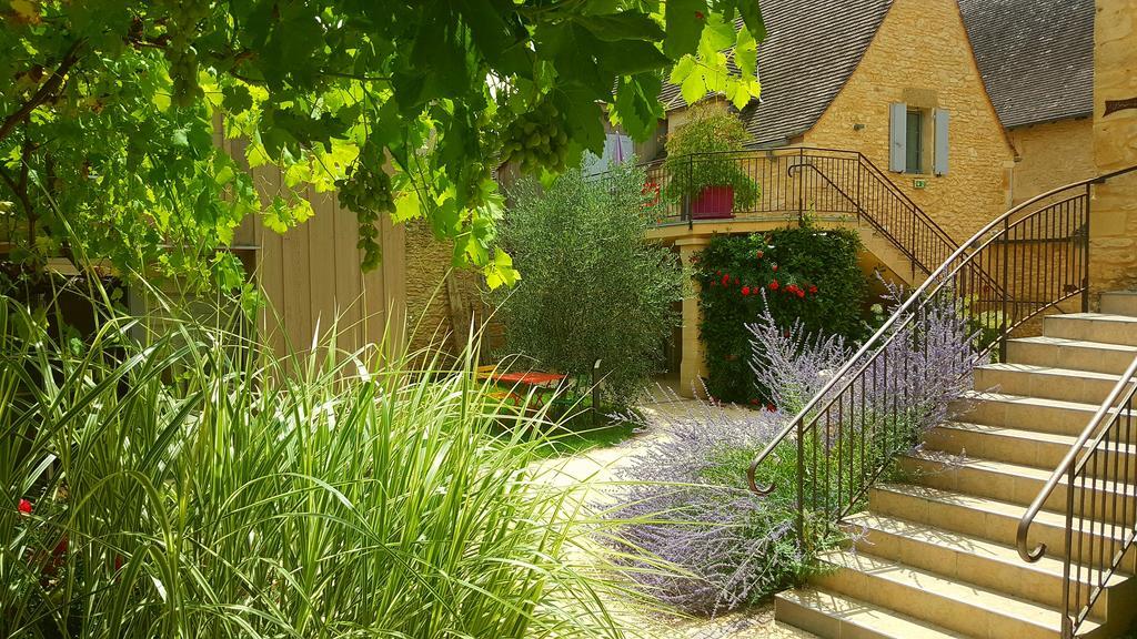 Logis Hotel Archambeau Thonac 외부 사진